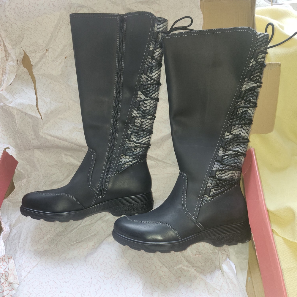 Bionica Black and Gray Winter Boots
